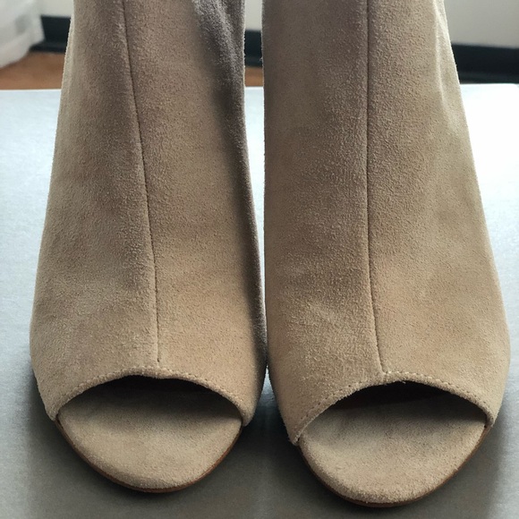 Halston Heritage Sandra Suede Peep toe bootie 35.5 - Picture 6 of 8